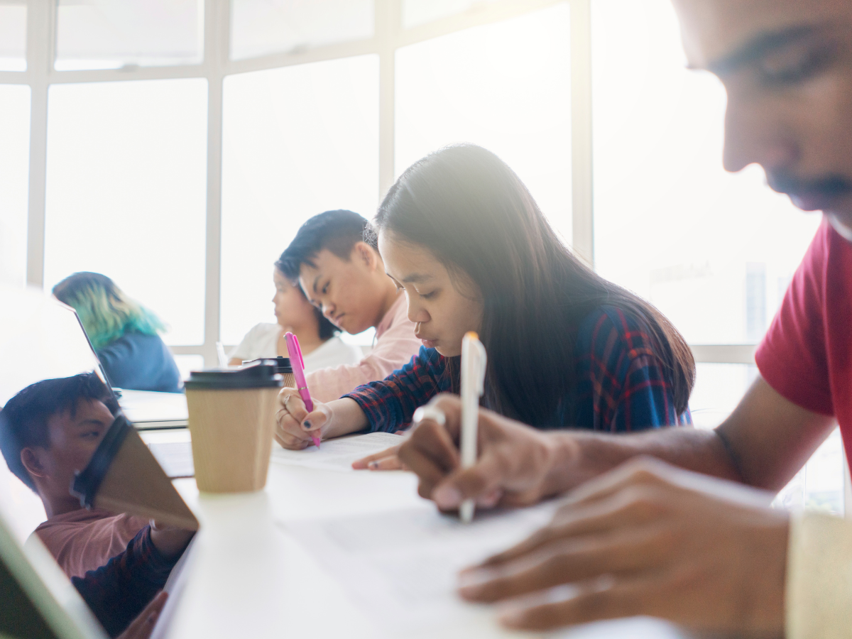 apoio para jovens neurodivergentes